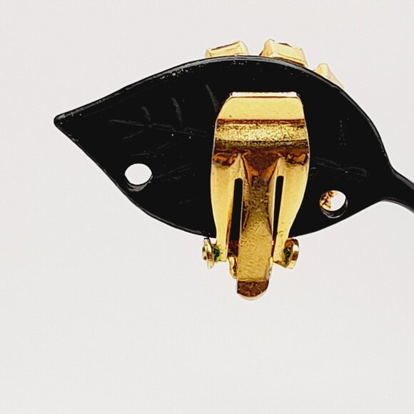 Vintage Red Rhinestone Gold Rope Clip Earrings – 7/8 Inch Sparkle - Picture 5 of 12